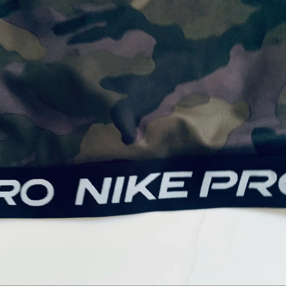 New Nike Camo Sports Bra - Picture 3 of 6